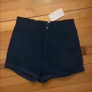 Evergreen corduroy high waisted shorts